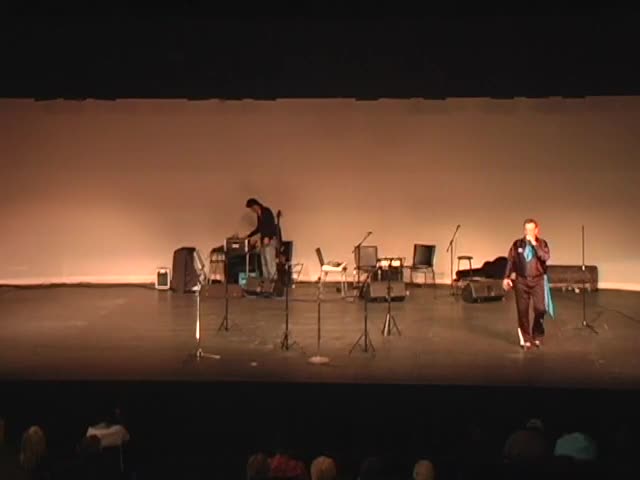 Arnold introduces Kitchener-Herchmer Fiddlers